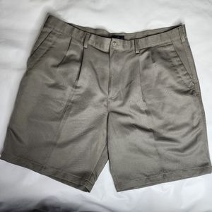 Dockers Golf Shorts Relaxed Fit Mens 40 Waist Light Olive Green